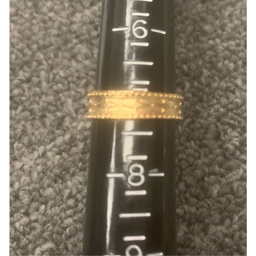 Gold Ring - Picture 3 of 3